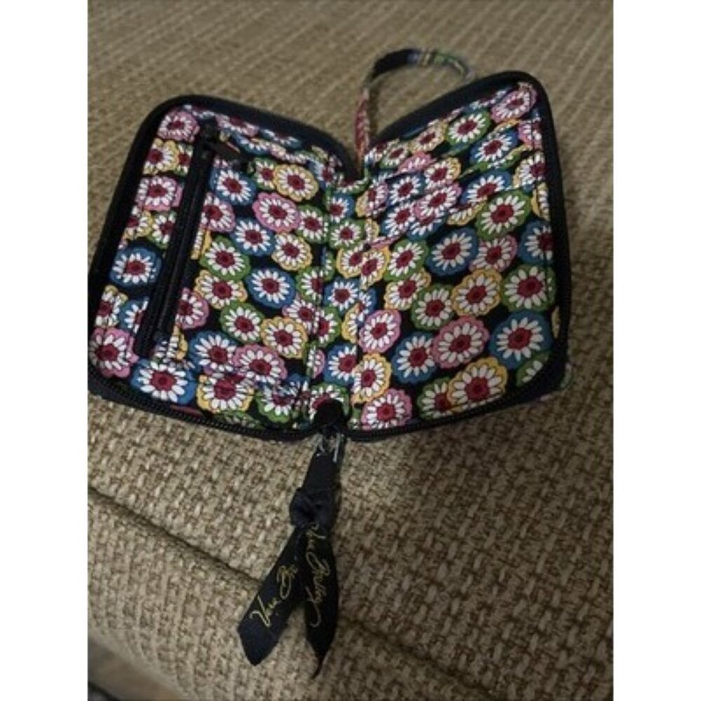 Vera Bradley Wristlet Wallet Floral Multi Compartment EUC NICE! - Picture 2 of 6